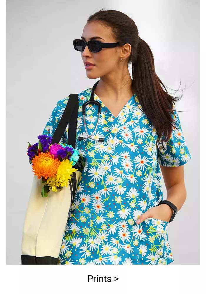 Women&rsquo;s Print Scrubs 