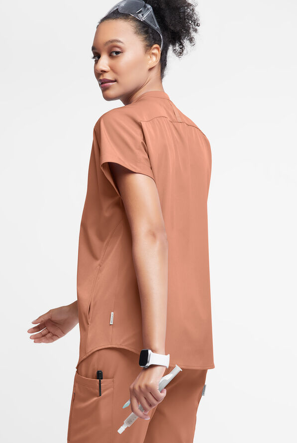 WhisperLite Women’s Aerin 3-Pocket Oversized Dolman Sleeve Scrub Top - Terracotta - 5
