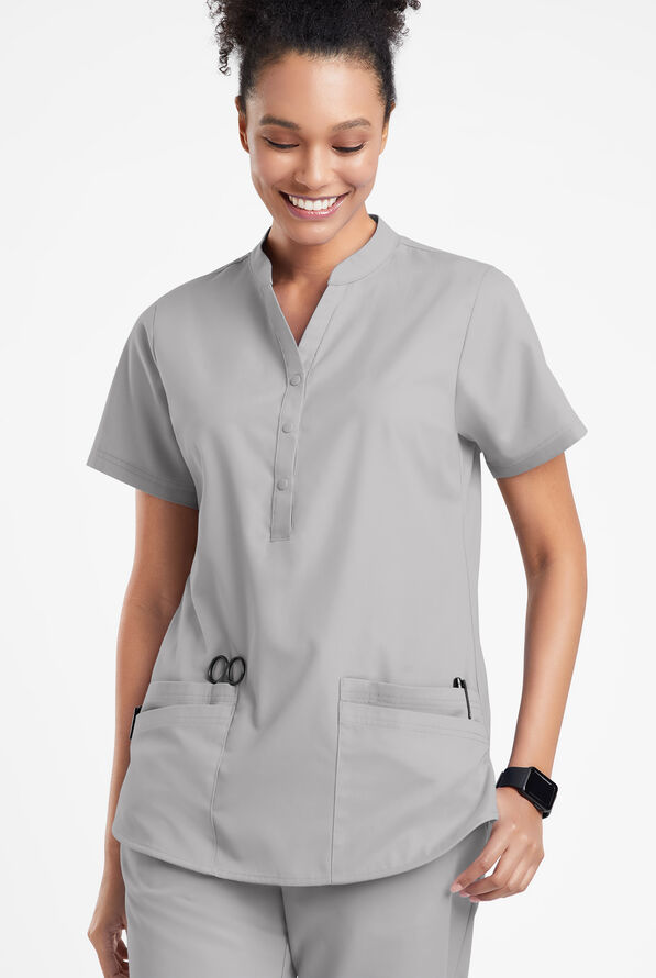 Blusa médica Butter-Soft Originals con cuello mao y 6 bolsillos para mujer - Silver - 2