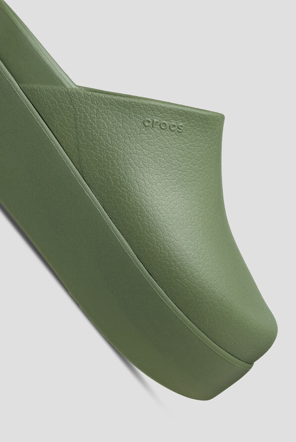 Crocs&trade; Women's Cargo Dylan Platform Clog - null - 3