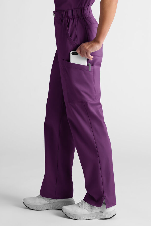 Pantal&oacute;n m&eacute;dico Butter-Soft STRETCH estilo cargo con bragueta y 10 bolsillos para mujer - Eggplant - 4