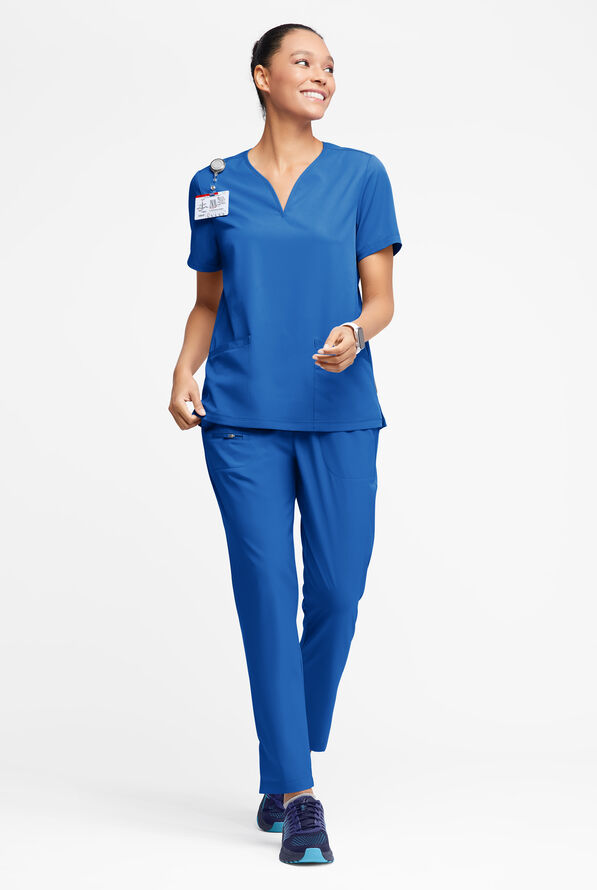 Blusa médica WhisperLite Dahlia Stretch con cuello con muesca y 4 bolsillos para mujer - Royal - 3