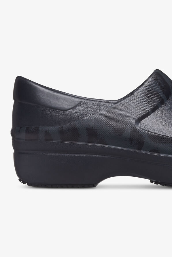 Crocs&trade; Women's Black/ Leopard Neria Pro II Graphic Clogs - null - 4