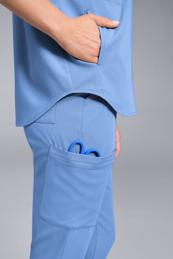 Conjunto de uniforme m&eacute;dico Hypothesis estilo jogger con mangas dolm&aacute;n para mujer - Ceil Blue - 5