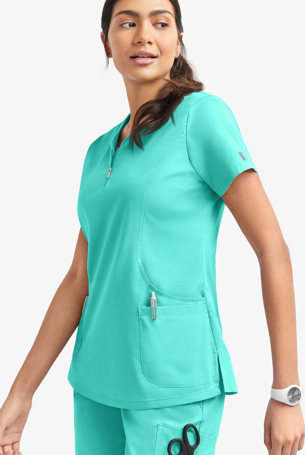 Blusa m&eacute;dica UA Butter-Soft STRETCH con cremallera en el cuello curvo y 4 bolsillos para mujer - Aqua Dust - 3