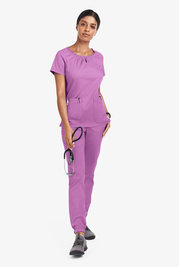 Blusa médica UA Butter-Soft STRETCH estilo campesina con mangas cortas y 6 bolsillos para mujer - Orchid - 2