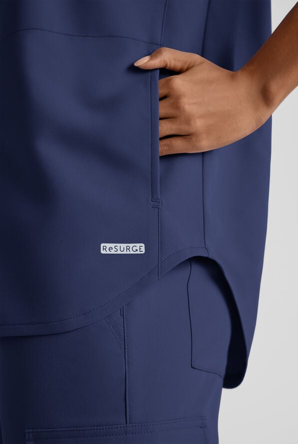 Blusa m&eacute;dica ReSurge STRETCH con mangas dolm&aacute;n y 2 bolsillos para mujer - Navy - 6