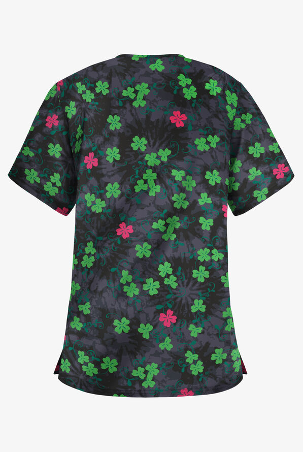 Blusa médica estampada UA Lucky Clover Granite con cuello en V y 3 bolsillos para mujer - null - 2