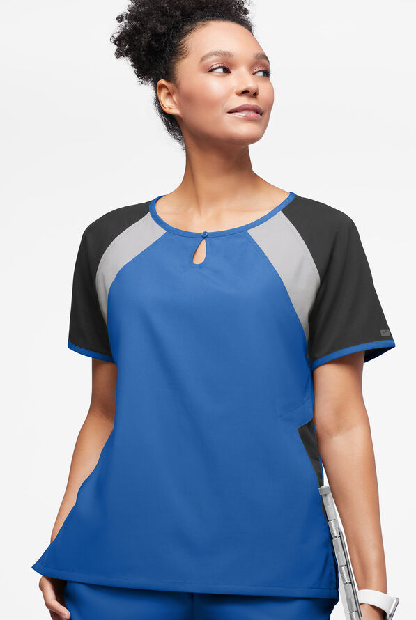 Blusa m&eacute;dica Butter-Soft Originals Tri-Colorblock con cuello ojo de cerradura y 3 bolsillos para mujer - Royal/Black/Silver - 3