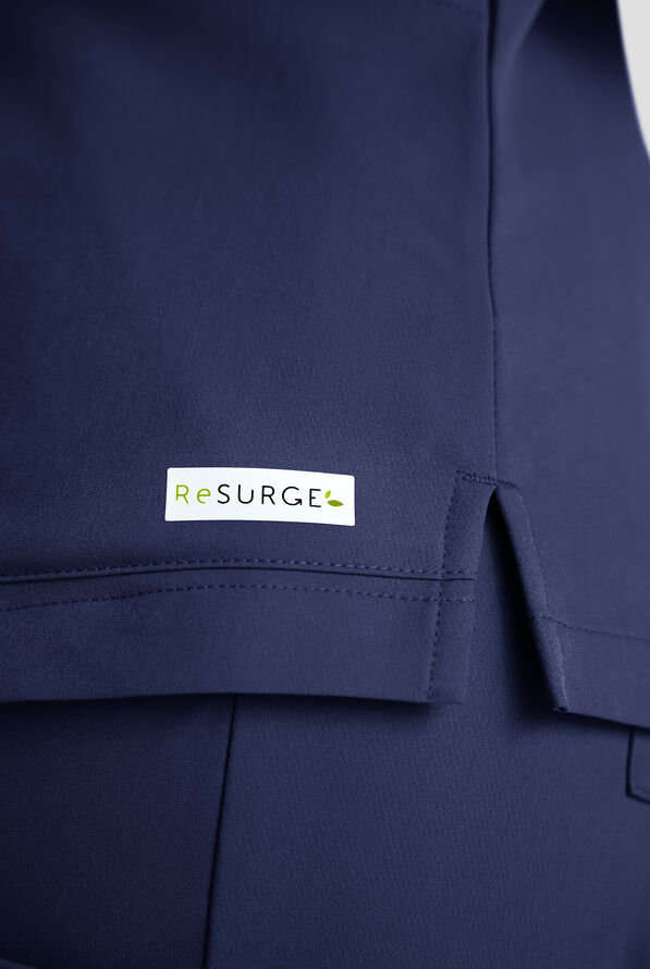 ReSurge Ruby Women's 5-Pocket Curved V-Neck Top - Navy - 6