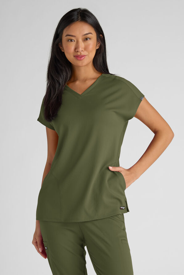 Blusa médica Grey's Anatomy by Barco Emerge Brylyn STRETCH con mangas dolmán y 2 bolsillos para mujer - Olive - 1