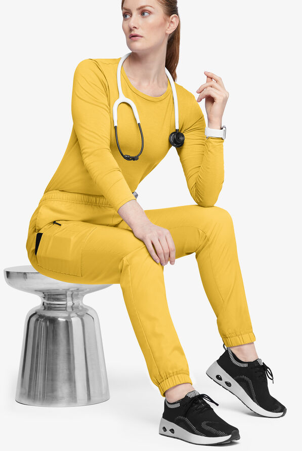 Butter-Soft Originals Women's 7-Pocket Tapered Jogger Cargo Scrub Pants - Petite - Warm Sun - 4