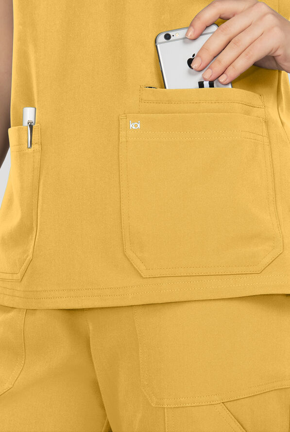 Blusa m&eacute;dica Koi Next Gen Hustle and Hear con cuello en V y 3 bolsillos para mujer - Butter Yellow - 3