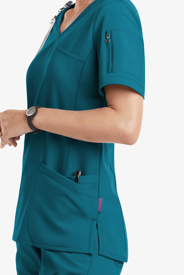 Blusa m&eacute;dica MOVEMENT by Butter-Soft Capella estilo cruzado con 5 bolsillos para mujer - Caribbean Blue - 5