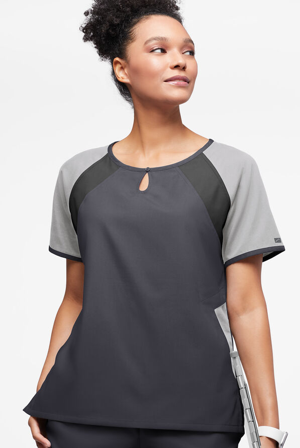 Blusa m&eacute;dica Butter-Soft Originals Tri-Colorblock con cuello ojo de cerradura y 3 bolsillos para mujer - Pewter/Silver/Black - 3