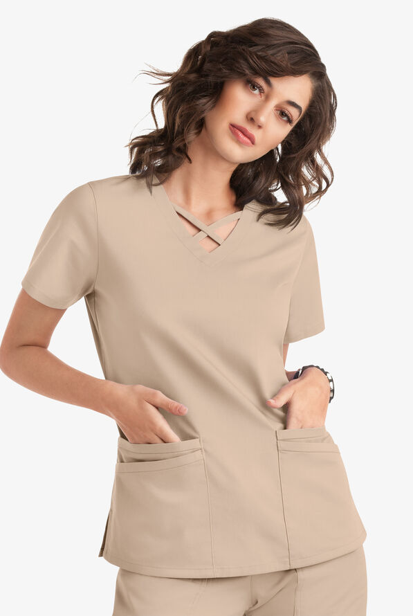 Blusa m&eacute;dica UA Butter-Soft STRETCH con lazos entrecruzados y 4 bolsillos para mujer - Iced Latte - 5