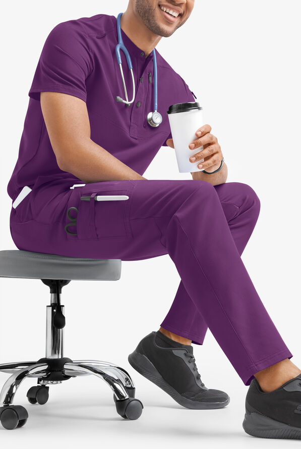 Pantal&oacute;n m&eacute;dico MOVEMENT by Butter-Soft STRETCH Hadar estilo cargo con 9 bolsillos para hombre - Eggplant - 4