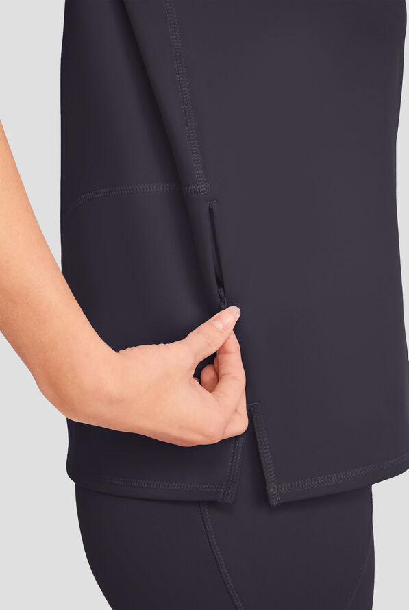 Blusa m&eacute;dica Med Couture Amp Knit STRETCH con cuello redondo y 2 bolsillos para mujer - Pewter - 3