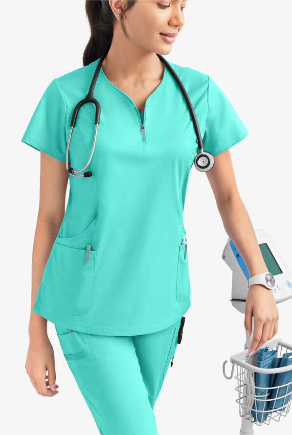 Blusa m&eacute;dica UA Butter-Soft STRETCH con cremallera en el cuello curvo y 4 bolsillos para mujer - Aqua Dust - 6