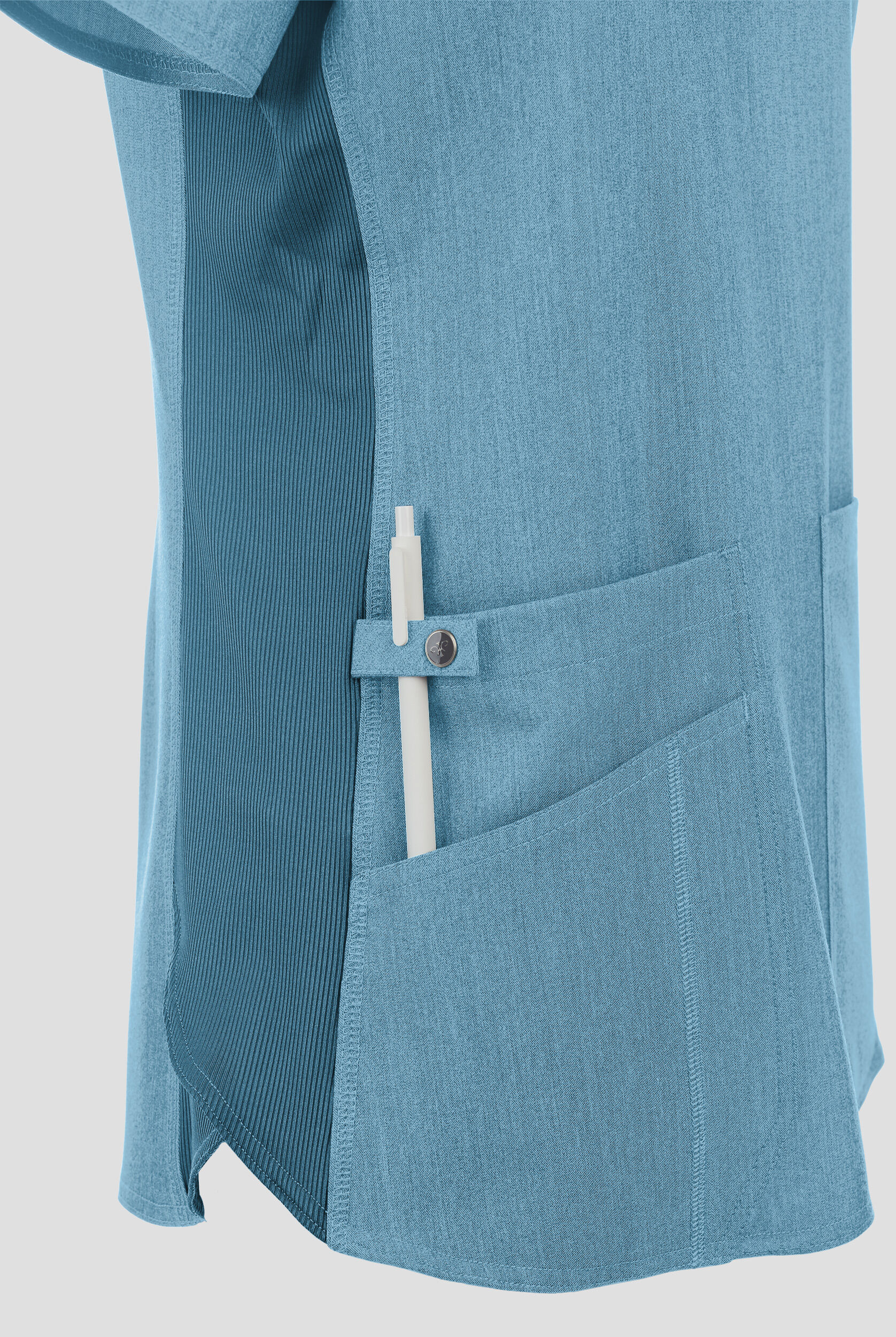 トップス mac Med Couture Touch V-Neck Shirt-tail Scrub Top, Stretch Scrubs