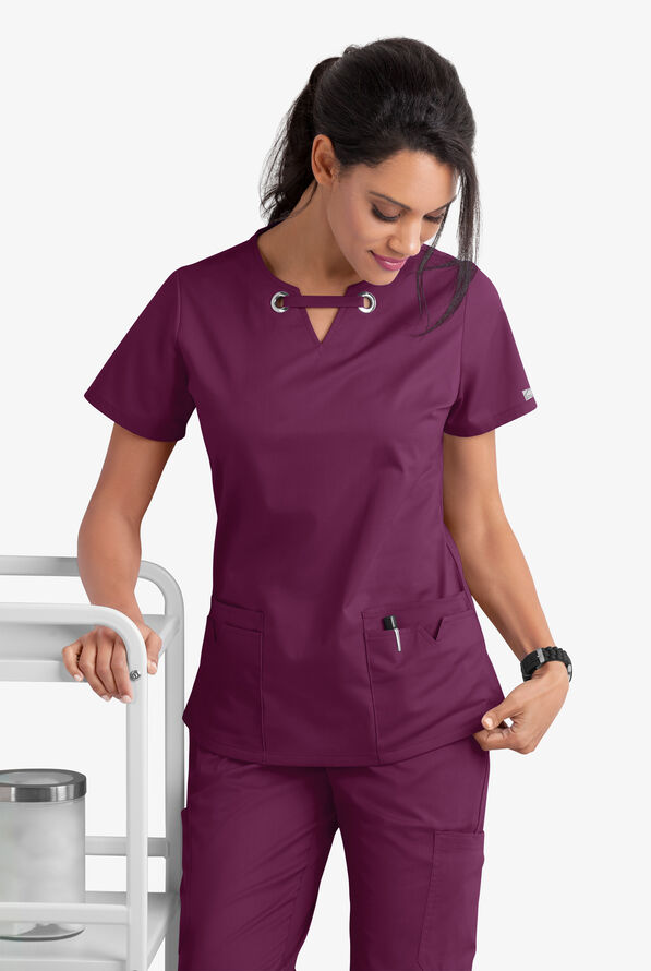 Blusa m&eacute;dica UA Butter-Soft STRETCH con ojales y 4 bolsillos para mujer - Wine - 8