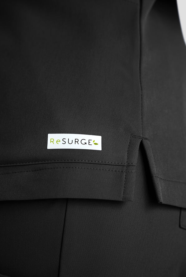 ReSurge Ruby Women's 5-Pocket Curved V-Neck Top - Black - 6