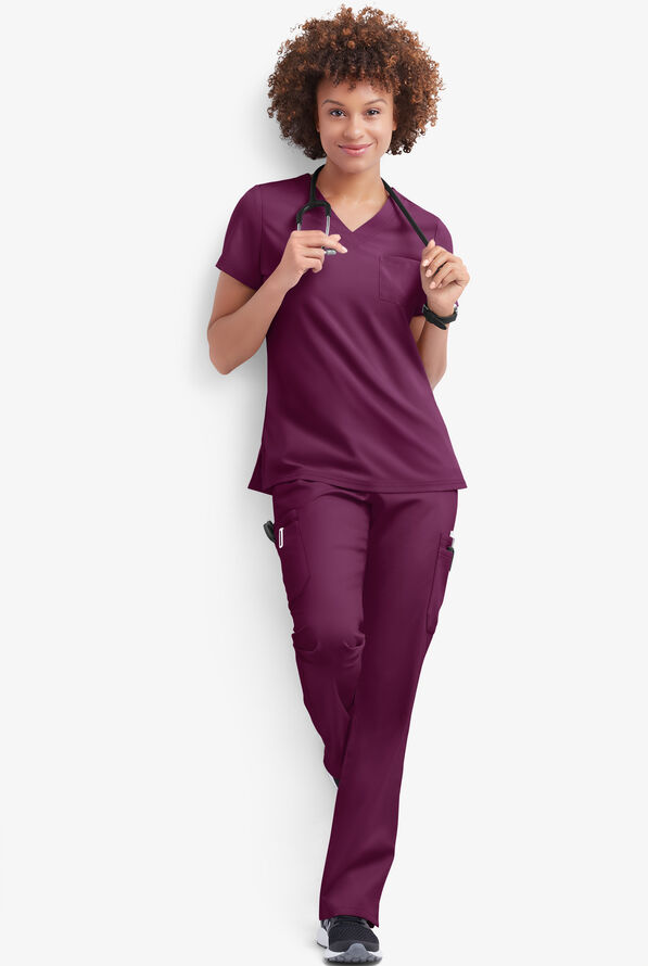 Pantal&oacute;n m&eacute;dico UA Butter-Soft STRETCH petite con cord&oacute;n ajustable y 9 bolsillos para mujer - Wine - 4