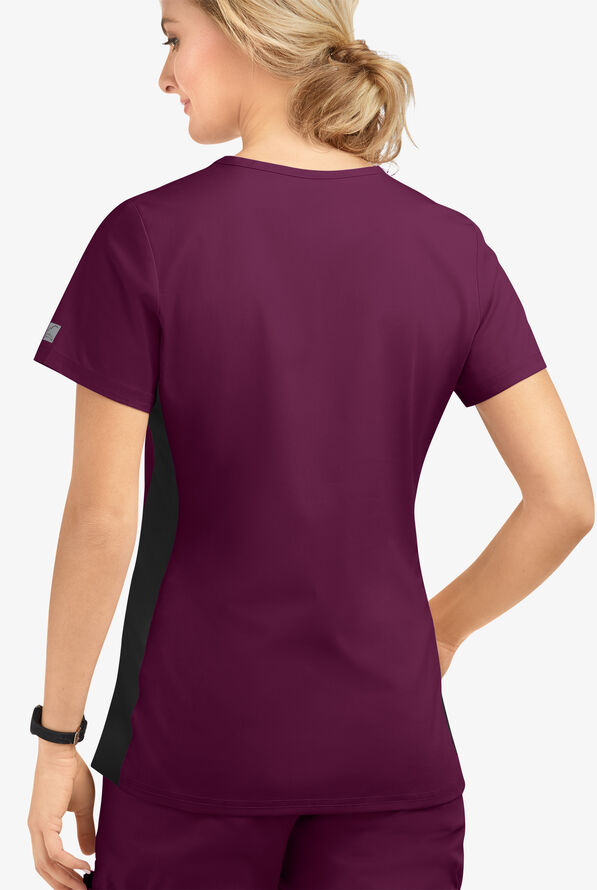 Blusa m&eacute;dica Butter-Soft STRETCH con paneles laterales de punto tejido y 3 bolsillos para mujer - Wine/Black - 3