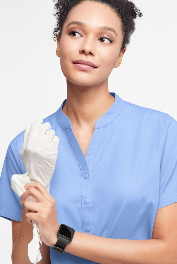 Blusa m&eacute;dica Butter-Soft Originals con cuello mao y 6 bolsillos para mujer - Ceil Blue - 4