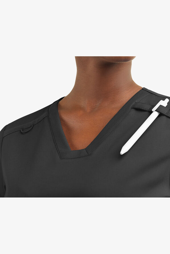 UA Exclusive Cherokee Workwear Professionals Active Women's 4-Pocket STRETCH V-Neck Scrub Top - Black - 3