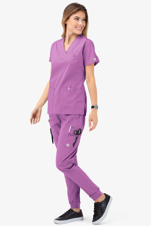 Blusa médica UA Butter-Soft STRETCH con cuello en V y 5 bolsillos para mujer - Orchid - 7