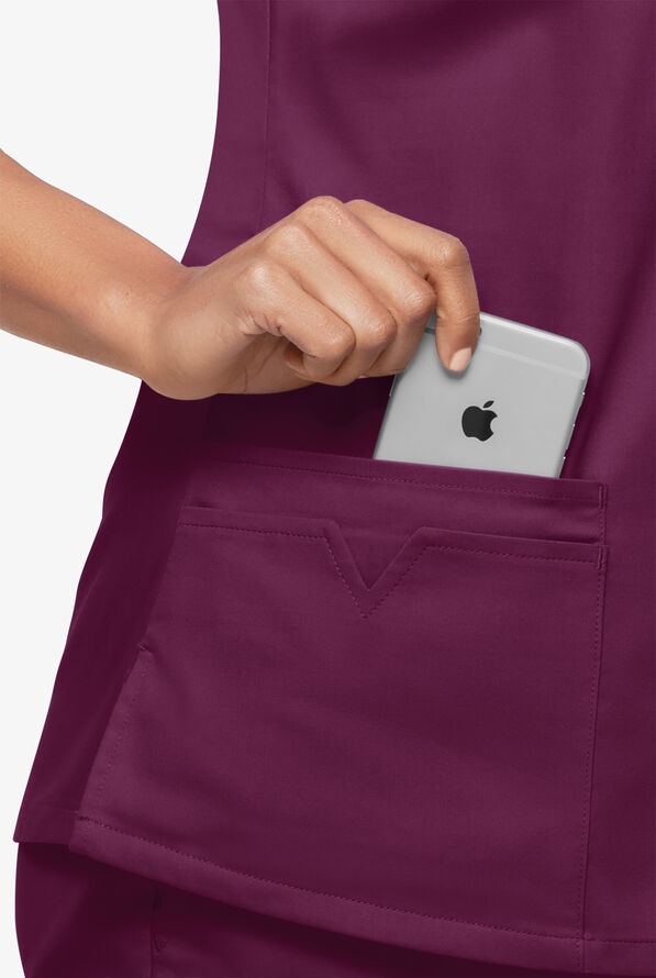 Blusa m&eacute;dica UA Butter-Soft STRETCH con ojales y 4 bolsillos para mujer - Wine - 6