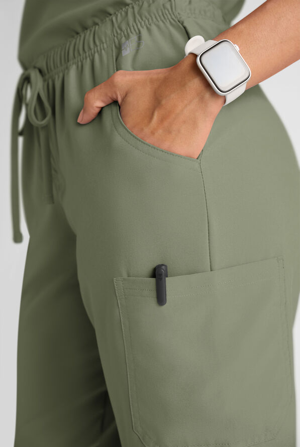 Conjunto de uniforme m&eacute;dico Easy STRETCH Petite con 8 bolsillos para mujer - Olive Leaf - 8
