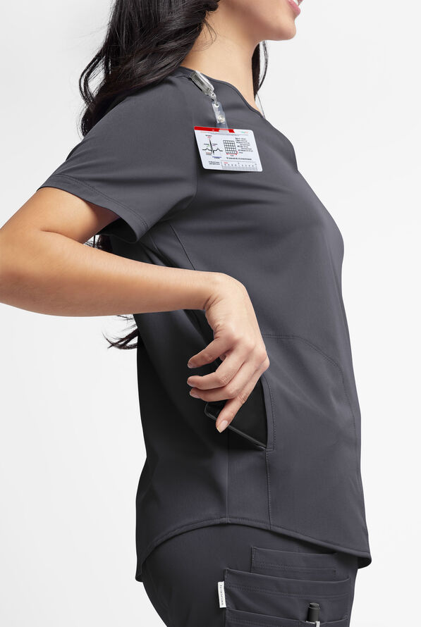 Blusa médica WhisperLite Alba con cuello con muesca y 3 bolsillos para mujer - Pewter - 3