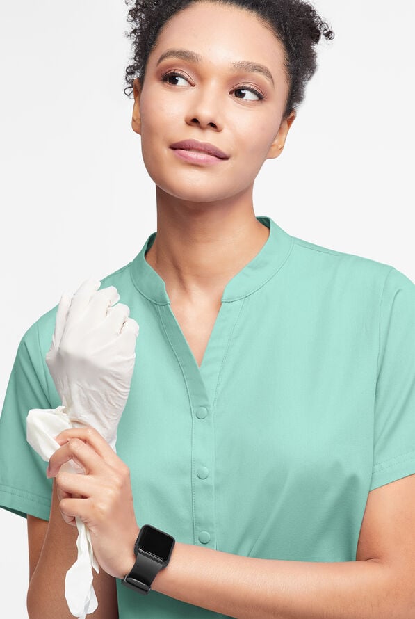 Blusa m&eacute;dica Butter-Soft Originals con cuello mao y 6 bolsillos para mujer - Water Mint - 4