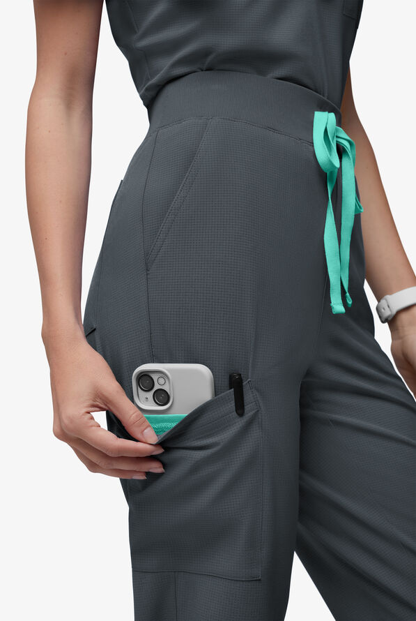 Pantal&oacute;n m&eacute;dico Easy STRETCH Ecogrid Arista Petite con piernas rectas y 7 bolsillos para mujer - Pewter - 4