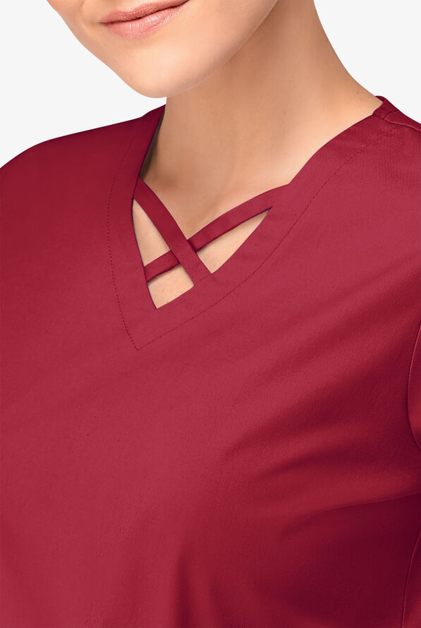 Blusa m&eacute;dica UA Butter-Soft STRETCH con lazos entrecruzados y 4 bolsillos para mujer - Ruby - 3