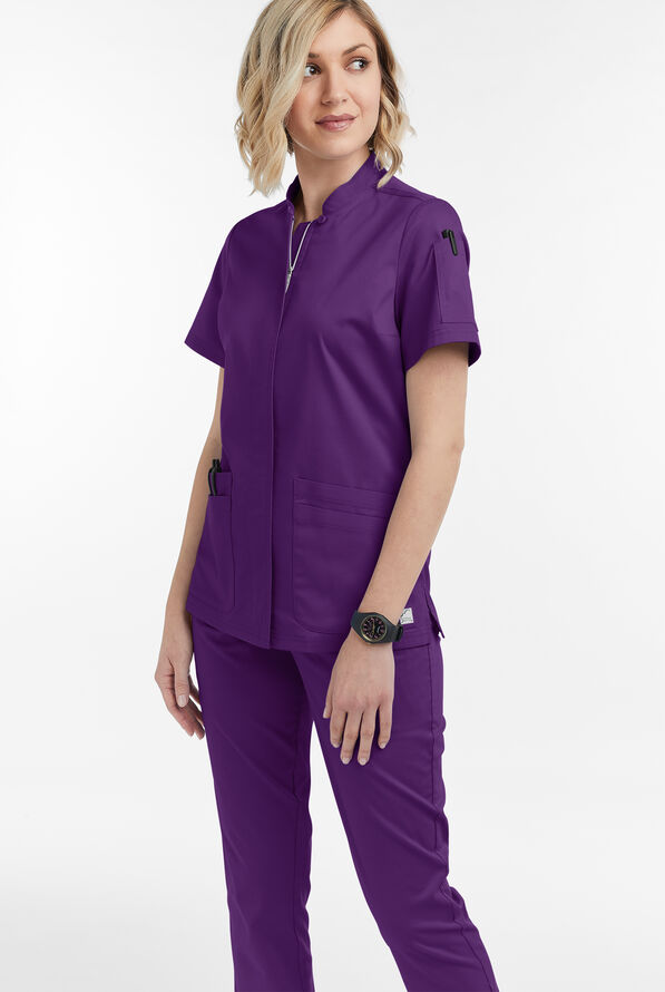 Blusa médica UA Butter-Soft STRETCH con cremallera y 6 bolsillos para mujer - Eggplant - 2