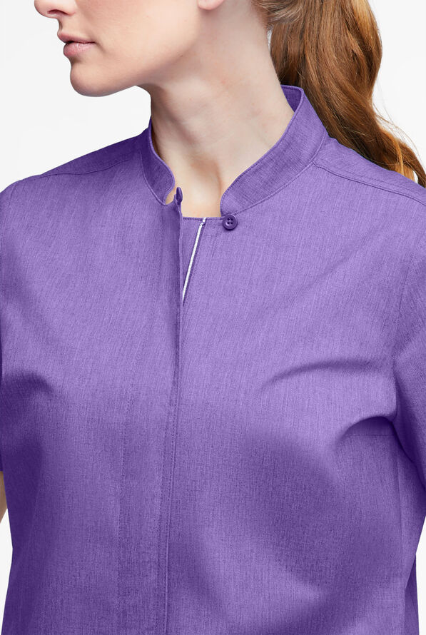 Blusa m&eacute;dica UA Butter-Soft STRETCH con cremallera y 6 bolsillos para mujer - Sparkling Grape Heather - 3