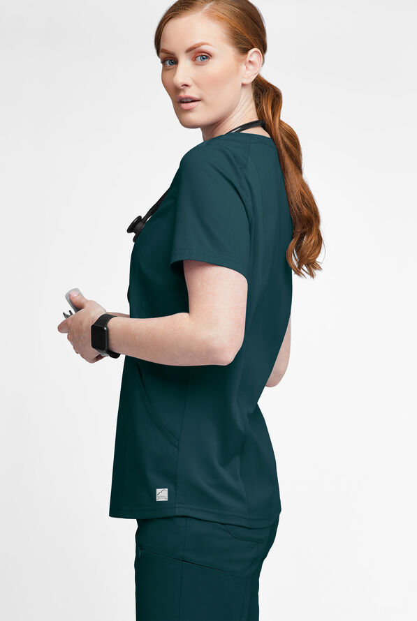 Blusa médica UA Butter-Soft STRETCH con detalle tejido y 3 bolsillos para mujer - Caribbean Blue - 2