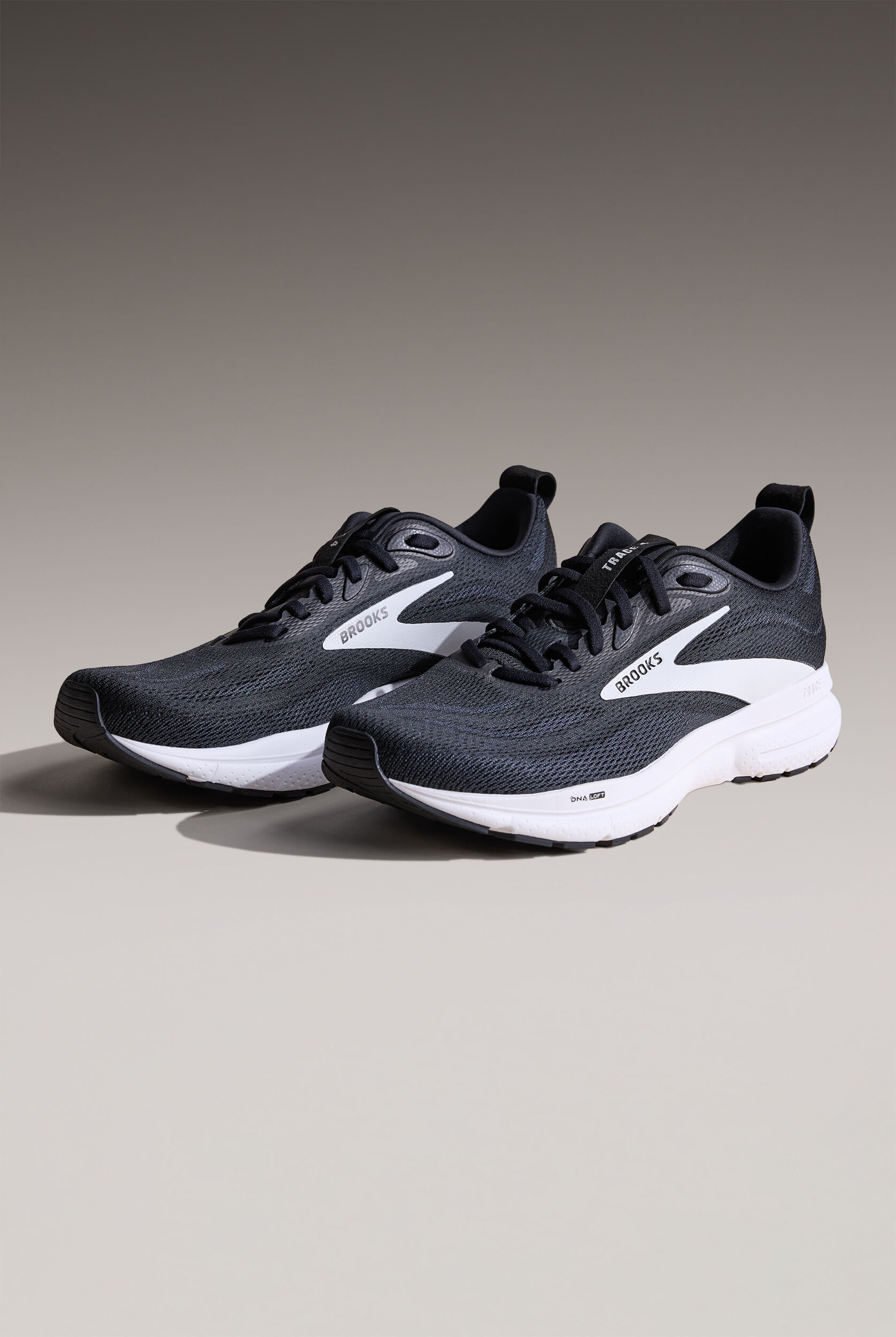 Brooks Men's Trace 4 Black/Grey/White Athletic Lace Up Nursing