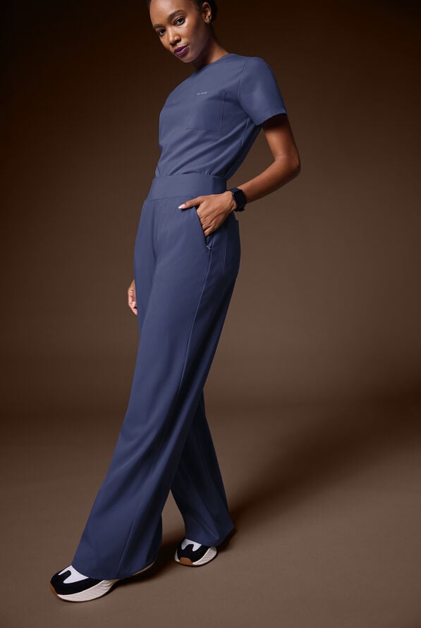 Pantal&oacute;n m&eacute;dico Hypothesis Y-Band estilo yoga con piernas anchas y 6 bolsillos para mujer - Navy - 7