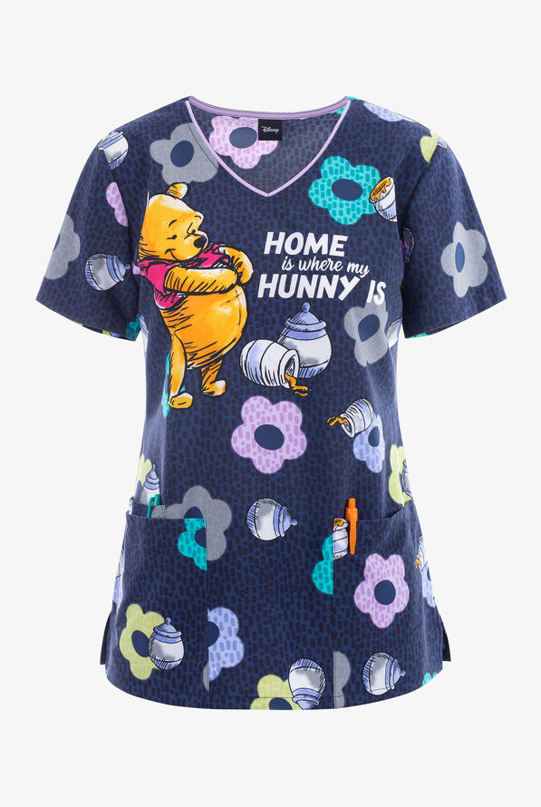 Blusa médica estampada Tooniforms Home And Hunny Winnie the Pooh STRETCH con cuello en V y 3 bolsillos para mujer - null - 1