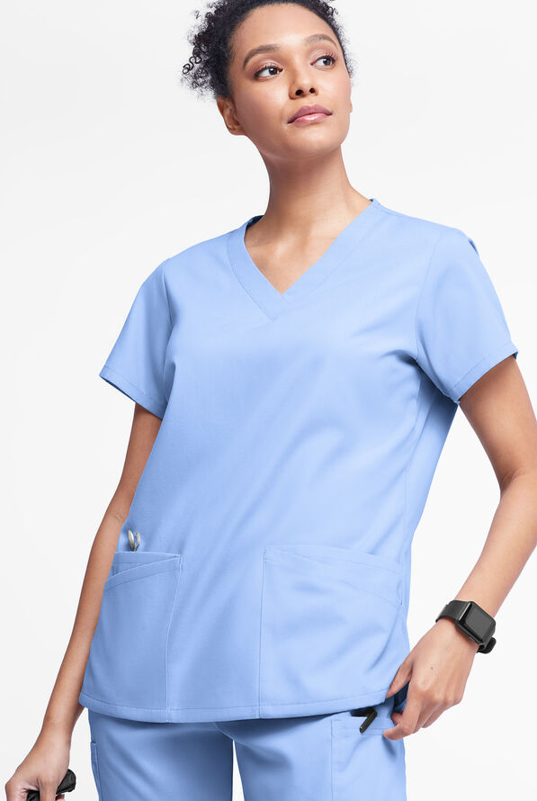 Blusa médica Butter-Soft Originals con cuello en V y 6 bolsillos para mujer - Ceil Blue - 2