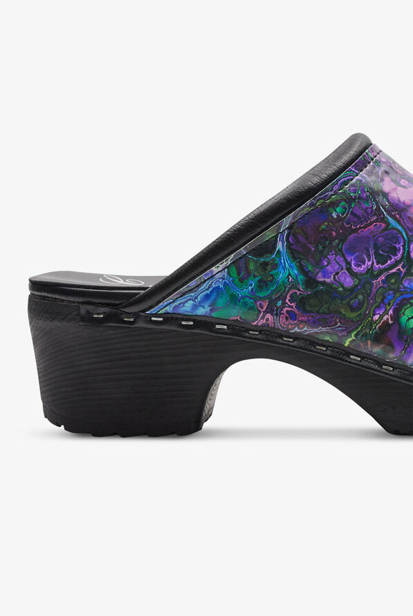 backless nursing clogs