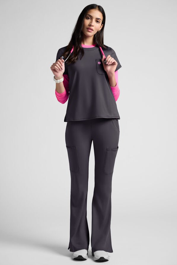 Pantal&oacute;n m&eacute;dico Med Couture Amp Knit STRETCH Petite estilo yoga con piernas acampanadas y 5 bolsillos para mujer - Pewter - 10