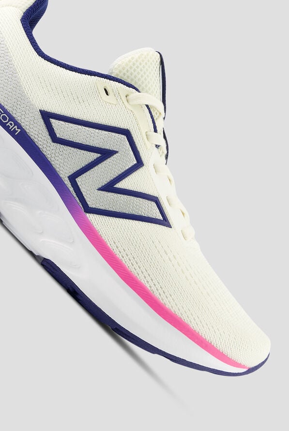 New Balance Women's 520 v9 Angora / Blue Oyster Athletic Lace Up Shoes - null - 3