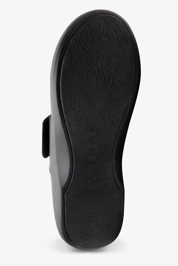 traq nursing shoes
