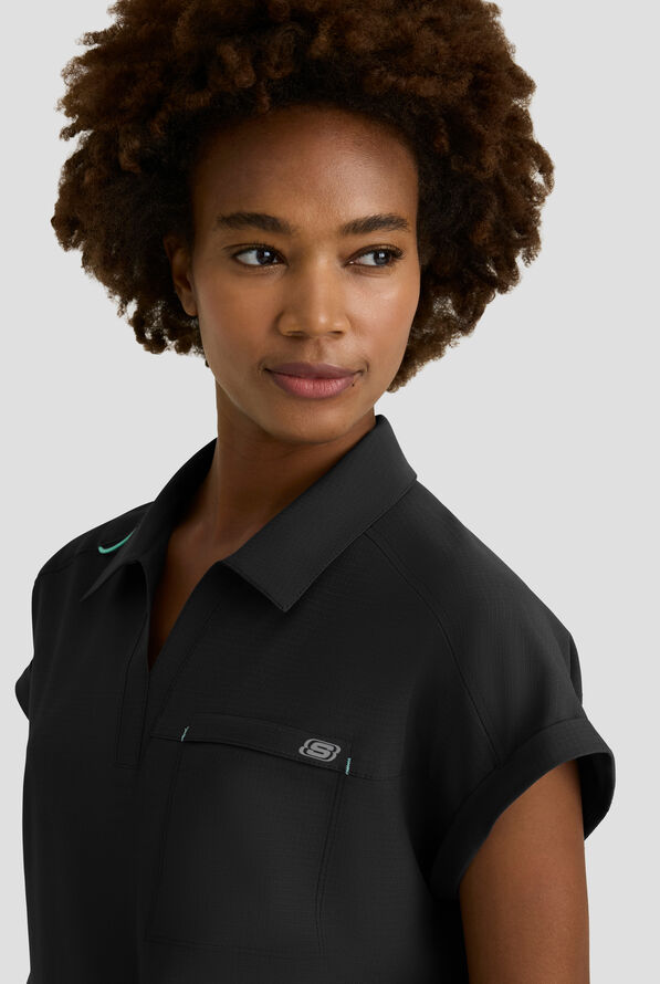 Blusa m&eacute;dica Skechers by Barco MotionTech Charlie STRETCH con mangas dolm&aacute;n y 3 bolsillos para mujer - Black - 3