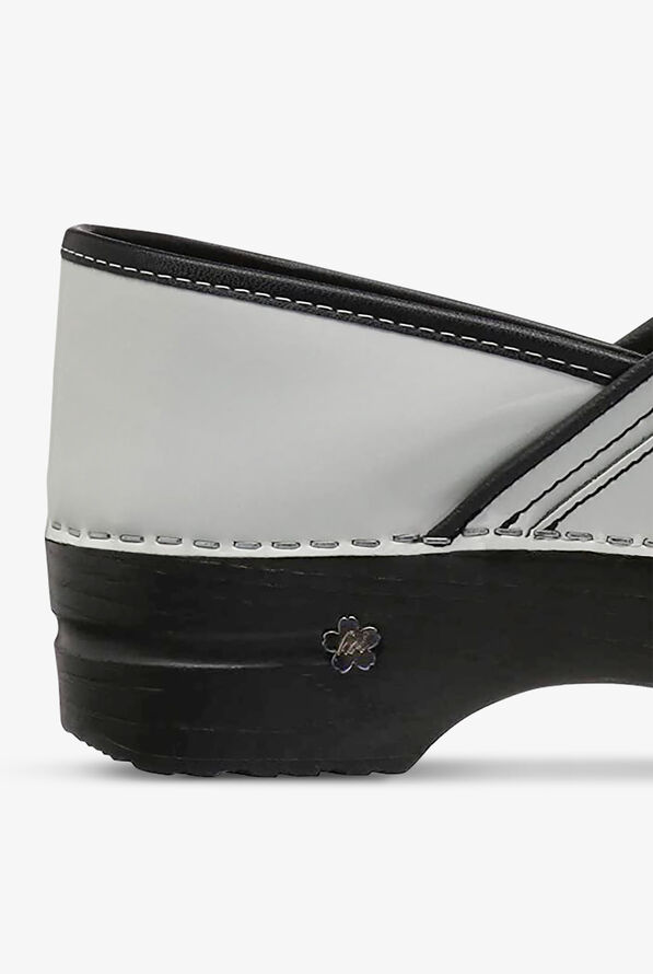 koi by Sanita Women’s Professional Lindsey Patent Leather Nursing Clogs - White Patent - 4